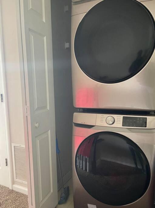 Urban Adventure Townhome - Near Downtown Atlanta Luaran gambar